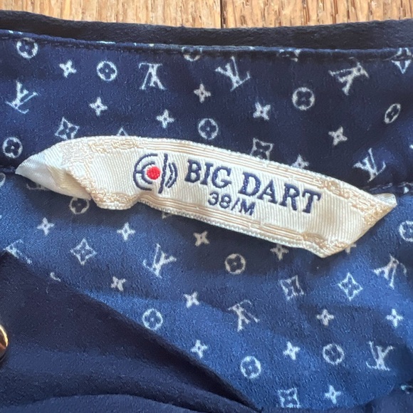 Big Dart Buttonup Size 38/M - Picture 4 of 5